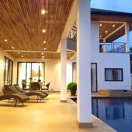 Phoenix Lakeside Pool Villa